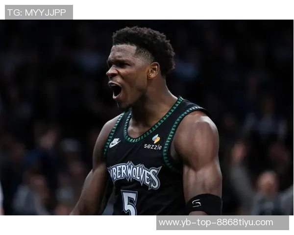 爱德华兹半场火力全开16投10中狂砍29分三分球命中率高达60